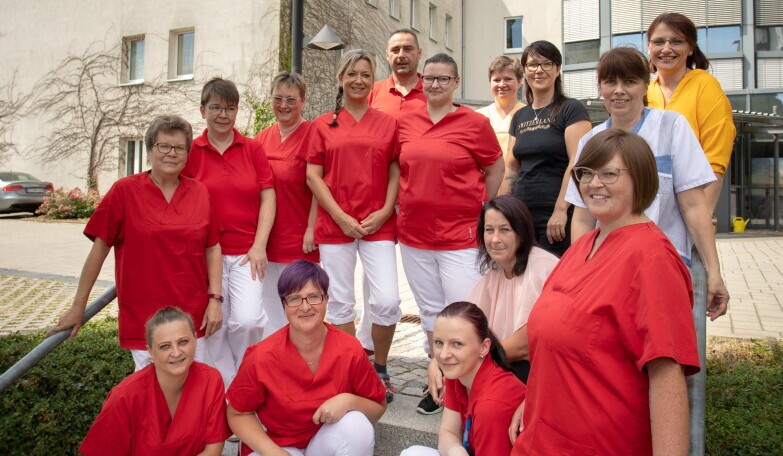 Pflegehilfskraft mit Ausbildung (m/w/d), 1. Bild