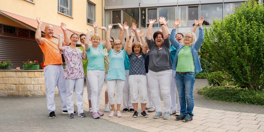 Pflegehilfskraft mit Ausbildung (m/w/d), 1. Bild